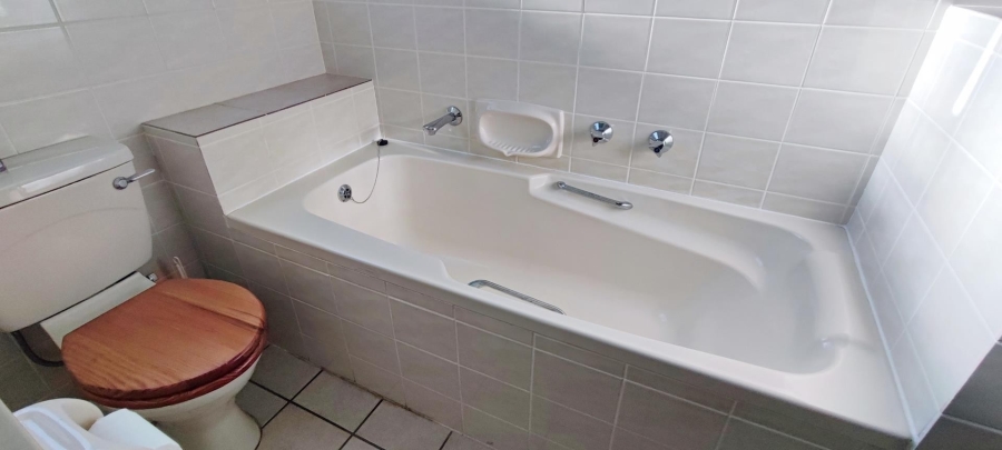 4 Bedroom Property for Sale in Franskraal Western Cape